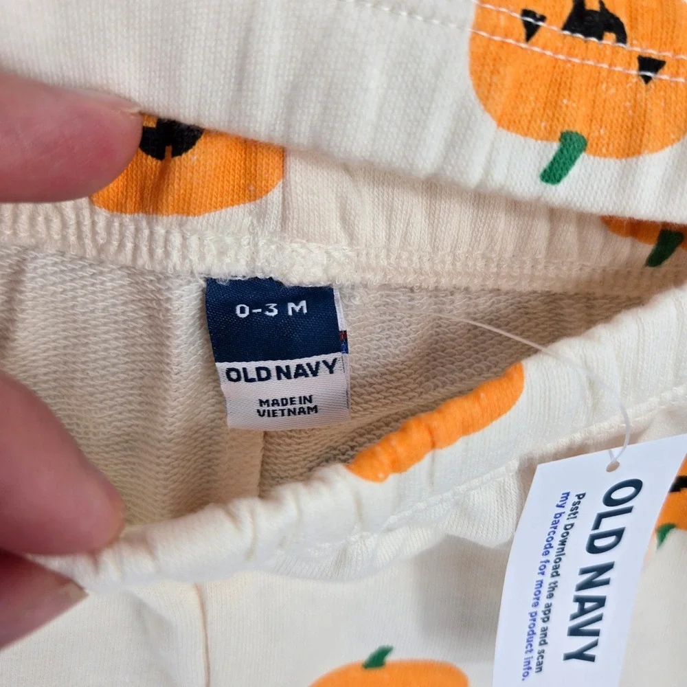 Old Navy Baby NWT 0-3M Pumpkin Sweatshirt Terry Cloth Joggers & Booties Set